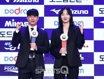 [포토Q] 이재현-김세빈 '올 시즌 빛낸 신인'