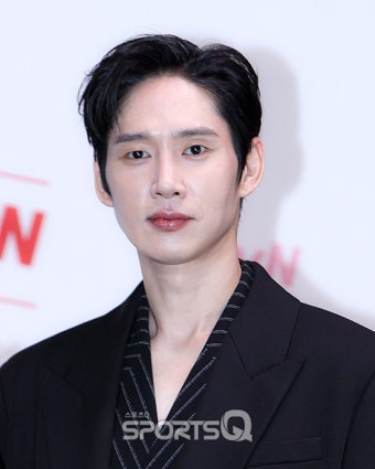 'AV 표지 업로드' 박성훈, 눈물의 사죄 