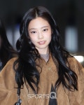 [포토Q] 제니 심쿵 눈맞춤