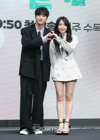 24시 헬스클럽 이준영·정은지, 운태기 극복을 위한 등산 데이트!