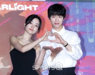 [포토Q] 김태리-홍경 난영과 제이의 하트