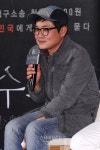 [S포토] 김성제 감독, "늦어서 죄송합니다" (소수의견 제작보고회)