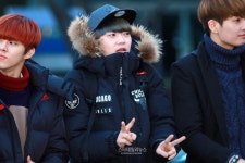 [S포토+] 업테션 비토, 추워서 얼굴만 빼꼼 (뮤직뱅크 출근길)