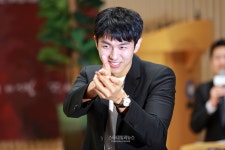 [S포토+] 미세스캅2 임슬옹, 웃는 얼굴로 총을 빵야빵야