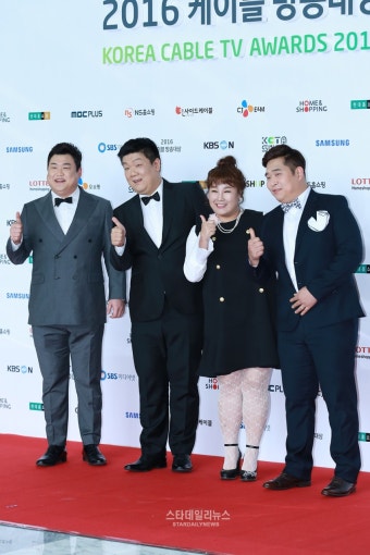 [S포토+] 김준현 유민상 김민경 문세윤, '맛있는 녀석들이 왔구나'