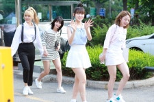 [S포토+] 오마이걸 미미 비니 아린 진이, 발랄하게 등장하는 소녀들 (뮤직뱅크 출근길)