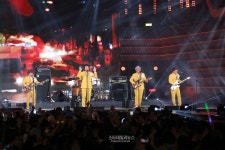 [S포토+] 장미여관, 육릴라와 함께 손을 흔들어요 (DMC페스티벌)