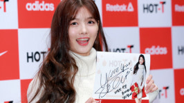 [S영상] 김유정 팬사인회, 라온이는 미소계의 원 어보브 올