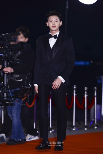 [S포토+] 이지훈, '멋진 수트 핏' (2016 KBS 연기대상)