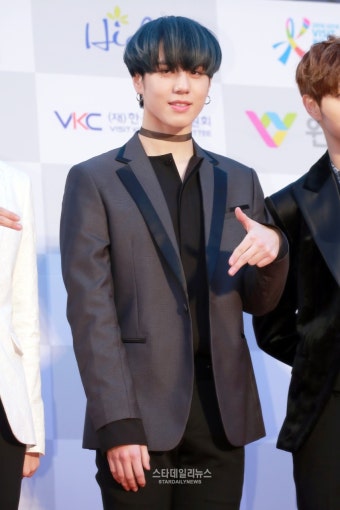 갓세븐 유겸, SBS 유니버스 리그 프로듀서로 등장! 아이돌 후배 응원에 나서며 새 보이그룹 탄생 지원