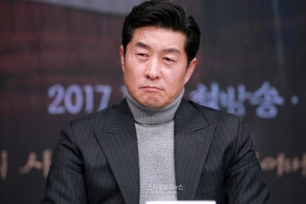 [S영상] '역적' 김상중 '시청률을 논하는 건 의미 없다', 김지석-이하늬-윤균상-채수빈-김상중 포토타임