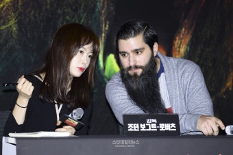 [S포토+] 조던 보그트-로버츠 감독, '기자간담회 시작합니다' (콩: 스컬 아일랜드 내한행사)