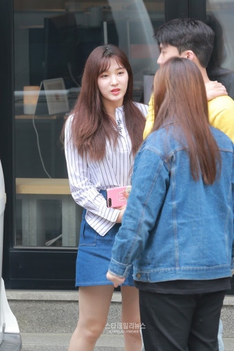 [S포토+] 라붐 율희, '투표장에 나타난 율구' (대선사전투표)