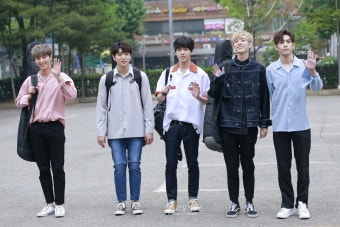 [S포토+] 데이식스, '내 악기는 내가 들고 출근하자' (뮤직뱅크 출근길)