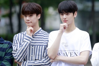 [S포토+] 아스트로 문빈 차은우, '상큼함이 얼굴에 묻어버렸네?' (뮤직뱅크 출근길)