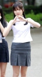 [S포토] 그레이시 현서, 졸업사진 느낌이 물씬 (뮤직뱅크 출근길)
