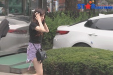 [S움짤] 앤씨아, 머리 정리하며 등장했소은 (뮤직뱅크 출근길)
