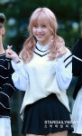 [S포토] 굿데이 지원, 귀여운 하트를 뿅 (뮤직뱅크 출근길)