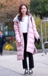 [S포토] 윙스 예슬, 추워도 배꼽을 노출해보자 (더유닛 출근길)