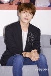 두에이디 | [S포토] JYJ 김재중, '두 손 꼭 쥐고' (포토피플 제작발표회)