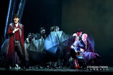 [S포토] 김수용-임춘길, 하늘의 천사들 내게 노래해~ (에드거 앨런 포)