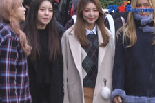 [S영상] 더유닛 2위팀 남자블랙 여자화이트 뮤뱅 출격, 그리고 카드 컴백 (뮤직뱅크 출근길)