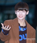 [S포토] 에이스 찬, 군번줄 찬 찬 (뮤직뱅크 출근길)