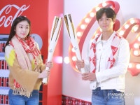 성화미용실자판기 | [S포토] 김연아-박보검, '성화 토치 키스도 한 번 찰칵' (코카콜라 자이언트 자판기 오프닝)