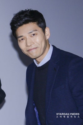 [S포토] 지승현, '반갑습니다' (퍼즐 언론시사회) | 포토뉴스