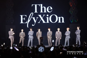 엑소, '싱가포르 은빛 환호'  단독 콘서트 성료