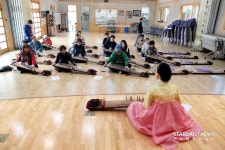 [S포토] 가야금 직접 만들고 배워보는 체험 가능