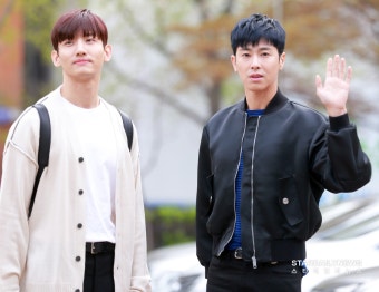 [S포토] 동방신기(TVXQ!) 최강창민-유노윤호, '동방의 불빛' (뮤직뱅크 출근길)