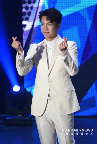 이승기, 데뷔 20주년 기념 7300+ 팬미팅 서울 이화여자대학교 삼성홀서 열린다