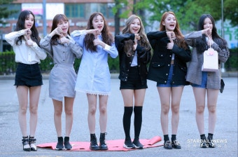 [S포토] (여자)아이들, '우리는 아이들입니다~~' (뮤직뱅크 출근길)