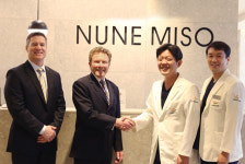 미국 STAA사, 렌즈삽입술(ICL) 수술성과 교류 위해 눈에미소안과 방문