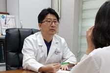 헤어라인 교정, 이미지 개선에 도움
