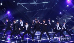 [S포토] 더맨블랙, 신장합계로는 대한민국 최강  (더쇼)