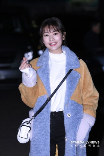 [S포토] 정소민, '귀엽게 하트' (하늘에서 내리는 일억개의 별)