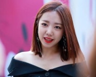 [S포토] 에이핑크 김남주, 어깨 드러낸 남주 (2019 F/W 서울패션위크)