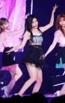 [S포토] 아이즈원(IZONE) 강혜원, 기어세컨드로 촤악~ (더쇼)