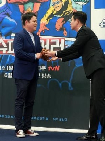 [S포토] 김구라-장성규, '어머 구라노스 팬이에요' (슈퍼히어러)