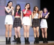 [S포토] 버스터즈, '핑키핑키한 약속해줘' (Pinky Promise)