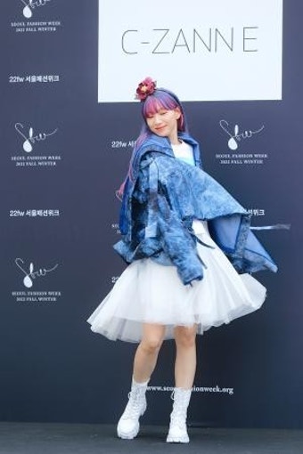 [S포토] 안무가 BadaLee, '포토월에서 선보인 안무~' (서울패션위크)