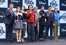 [S포토] 강윤성 감독-류현경-손은서-이동휘-최민식-손석구-허성태-김주령, 카지노의 주역들 (카지노)