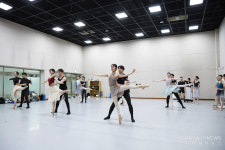 [S포토] 안중근, 천국에서의 춤 8월에 봐야 할 명작~