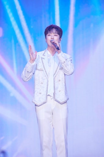 이찬원, '2023 이찬원 콘서트 ONE DAY' 마지막 서울 앵콜 성료. '기쁨의 눈물'과 함께 감사의 인사