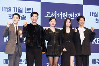 [S포토] 김동준-지승현-이시아-하승리-최수종, '화이팅하는 주연 배우들~' (고려 거란 전쟁)