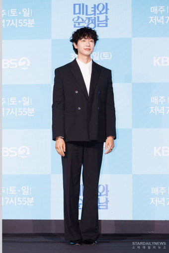[S포토] 지현우, '반가운 얼굴~' (미녀와 순정남)