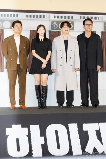 [S포토] 성동일-채수빈-여진구-하정우, '하이재킹 주연 배우들~' (하이재킹)