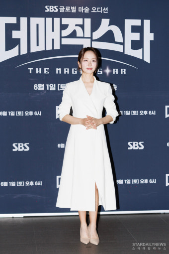 [S포토] 아나운서 박선영, '눈부신 화이트 패션~' (더 매직스타)